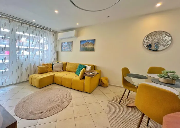 Premium Comfy 2Bdr Apt - Free Parking - Fast Wi-Fi