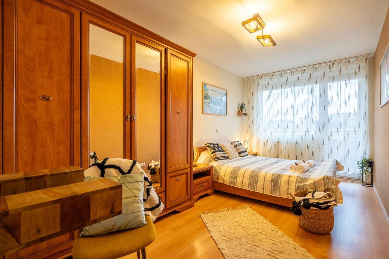Premium Comfy 2bdr - Free Parking - Fast Wi-fi Appartamento