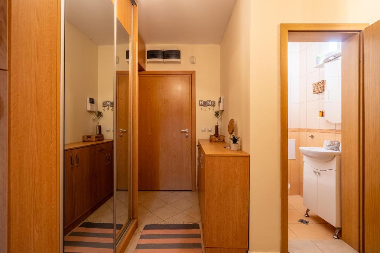 Premium Comfy 2bdr - Free Parking - Fast Wi-fi Appartamento