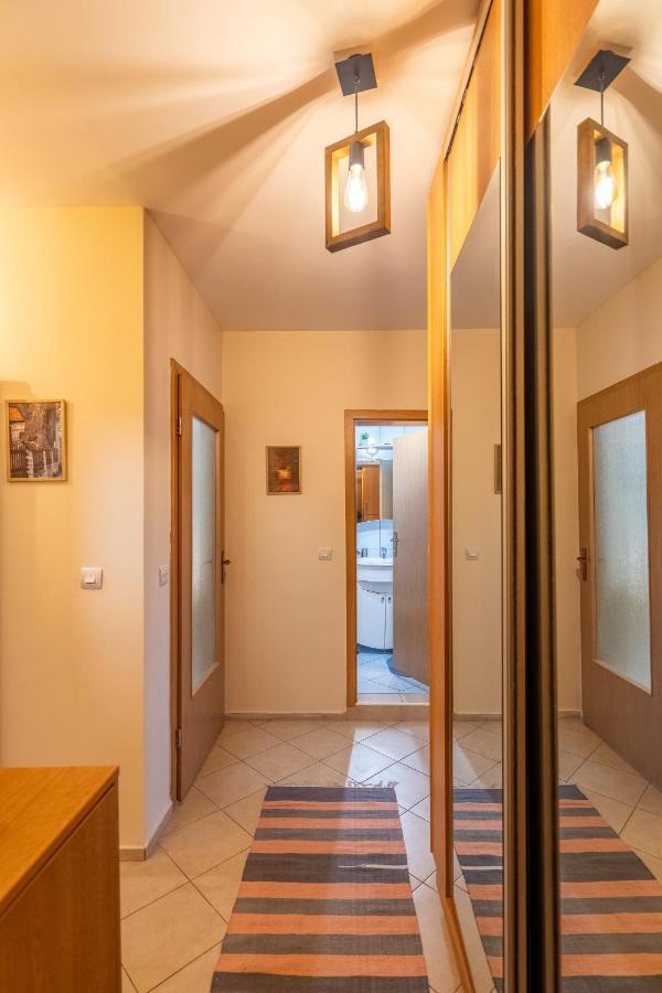 Premium Comfy 2bdr - Free Parking - Fast Wi-fi Appartamento